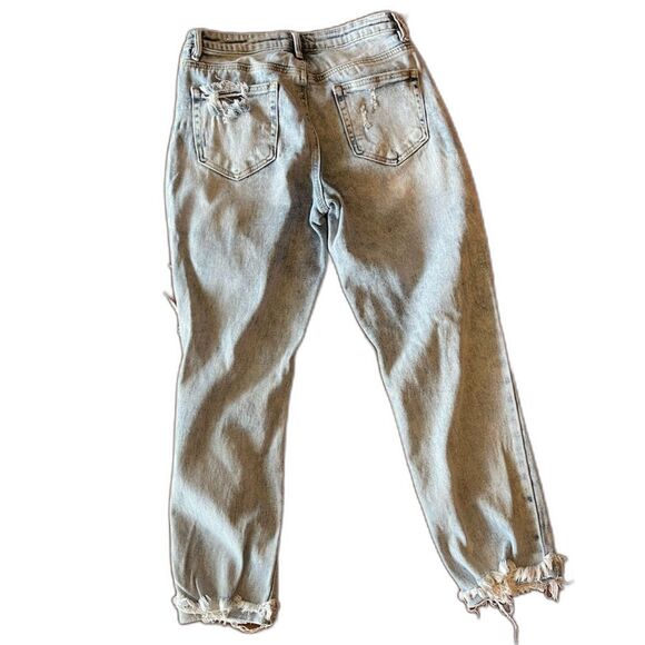Women’s Almost Famous Size 7 Light Wash Ultra Distressed Jeans - Picture 6 of 12